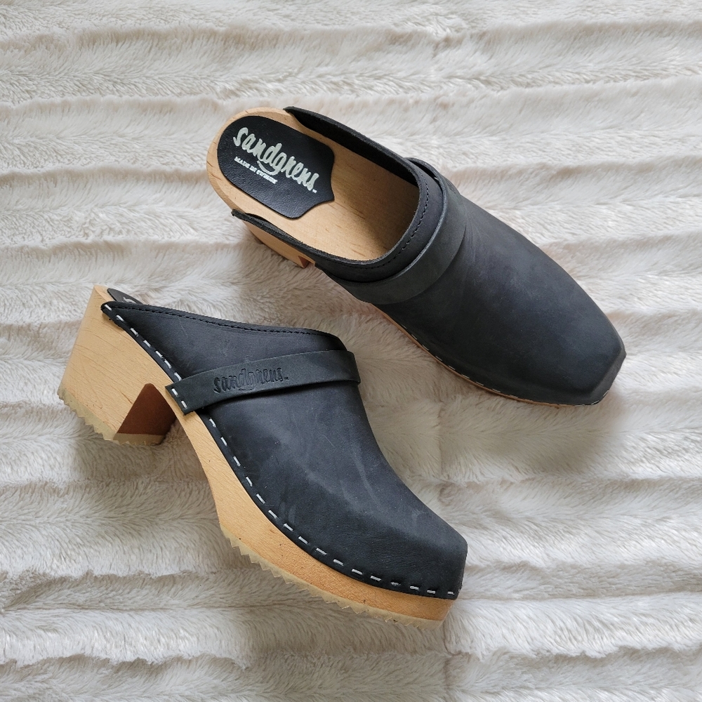 New Sandgrens Black Clogs Size 8.5
